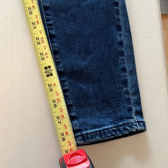 NWOT Guess 1981 Skinny Jeans - Picture 11 of 16